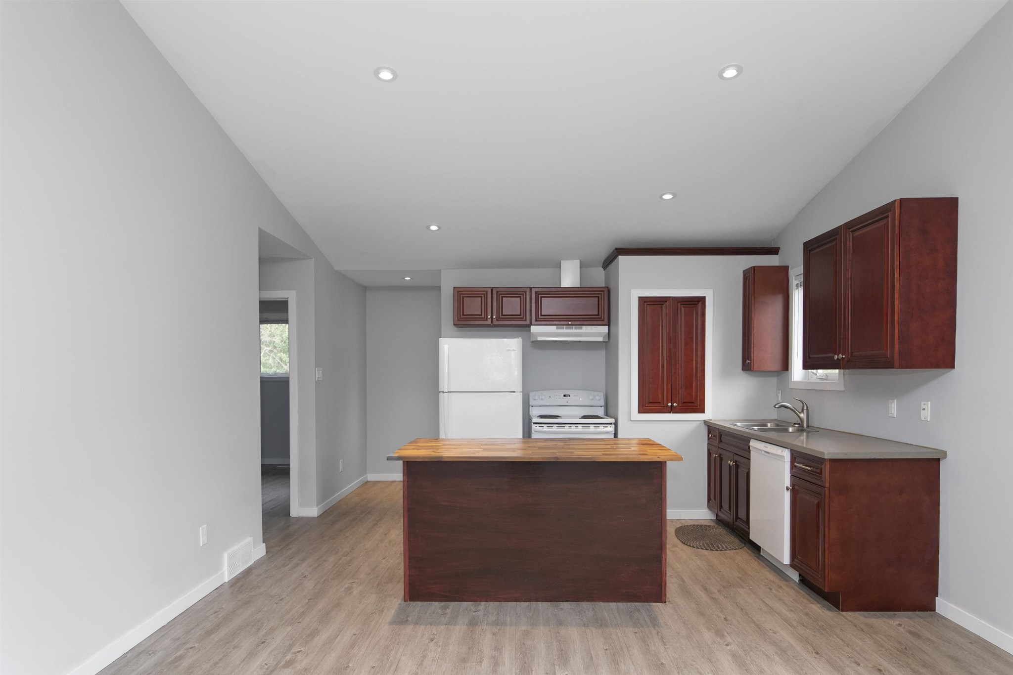 144 Carl Avenue, Thunder Bay, Ontario, Canada