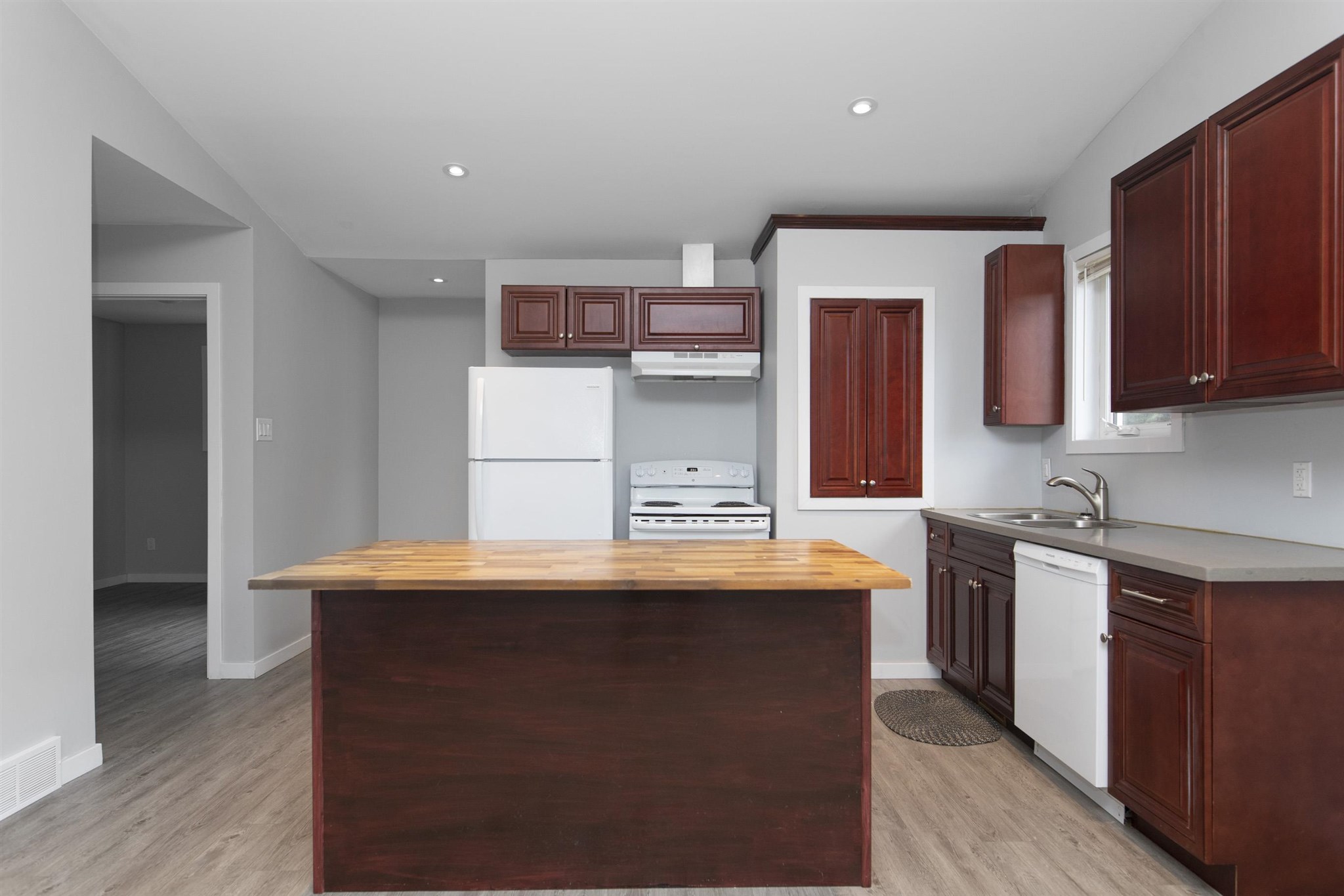 144 Carl Avenue, Thunder Bay, Ontario, Canada