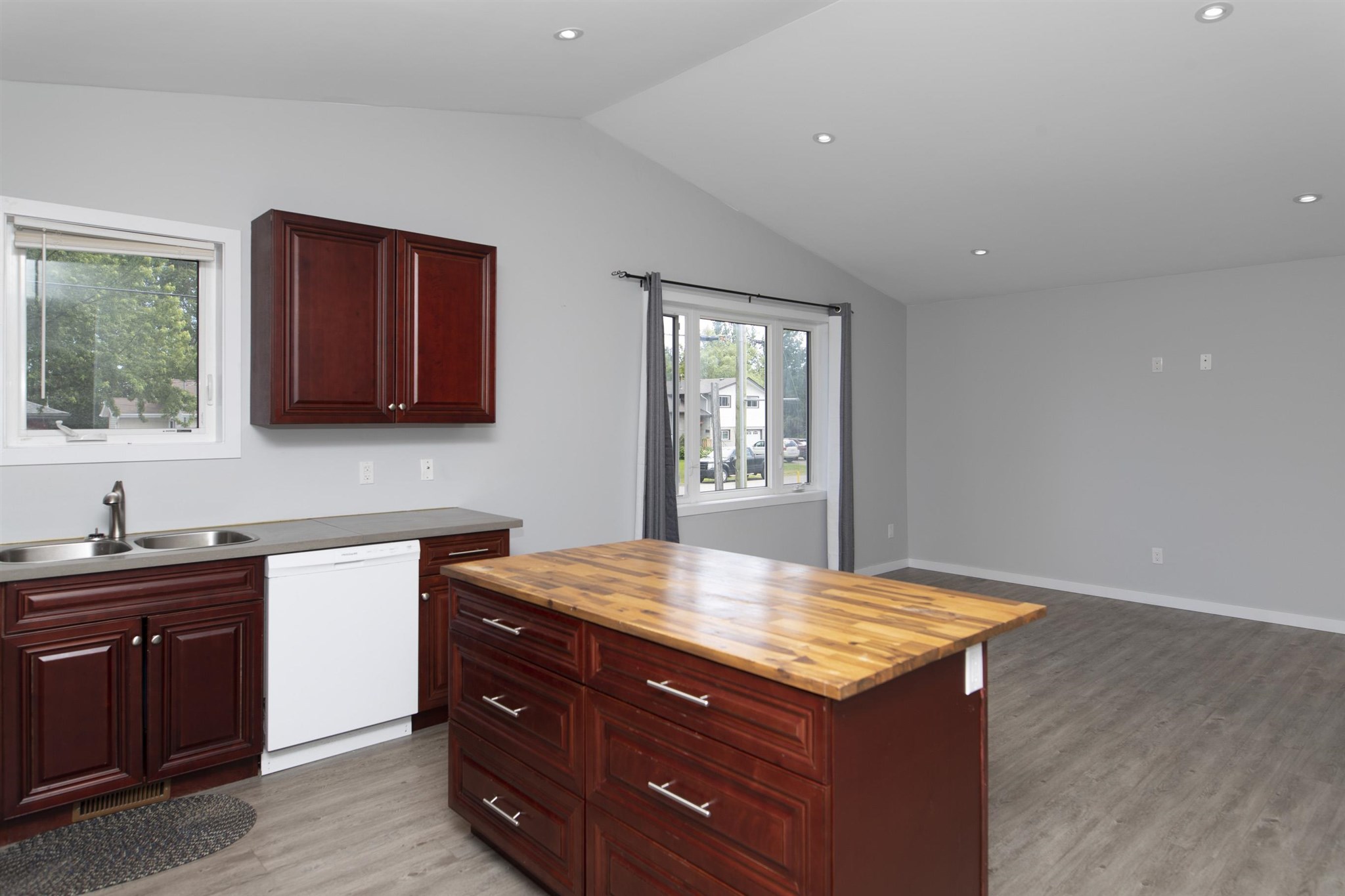 144 Carl Avenue, Thunder Bay, Ontario, Canada