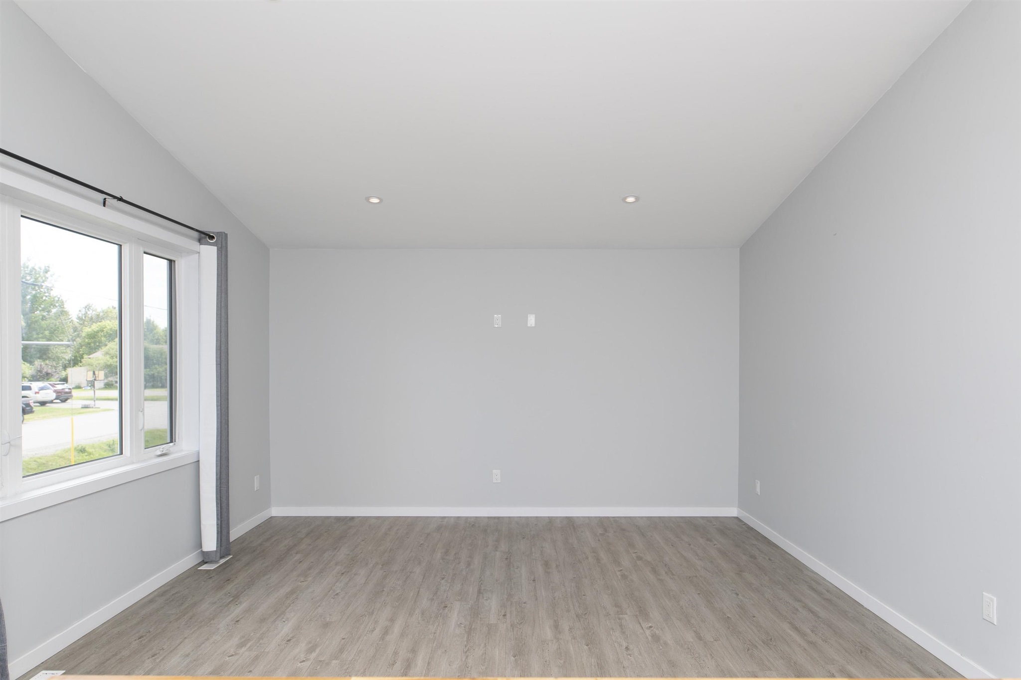 144 Carl Avenue, Thunder Bay, Ontario, Canada