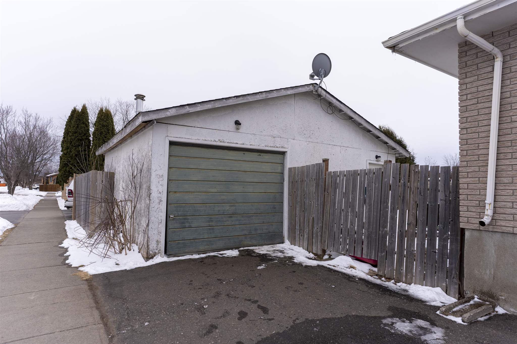 200 Fanshaw Street, Thunder Bay, Ontario, Canada