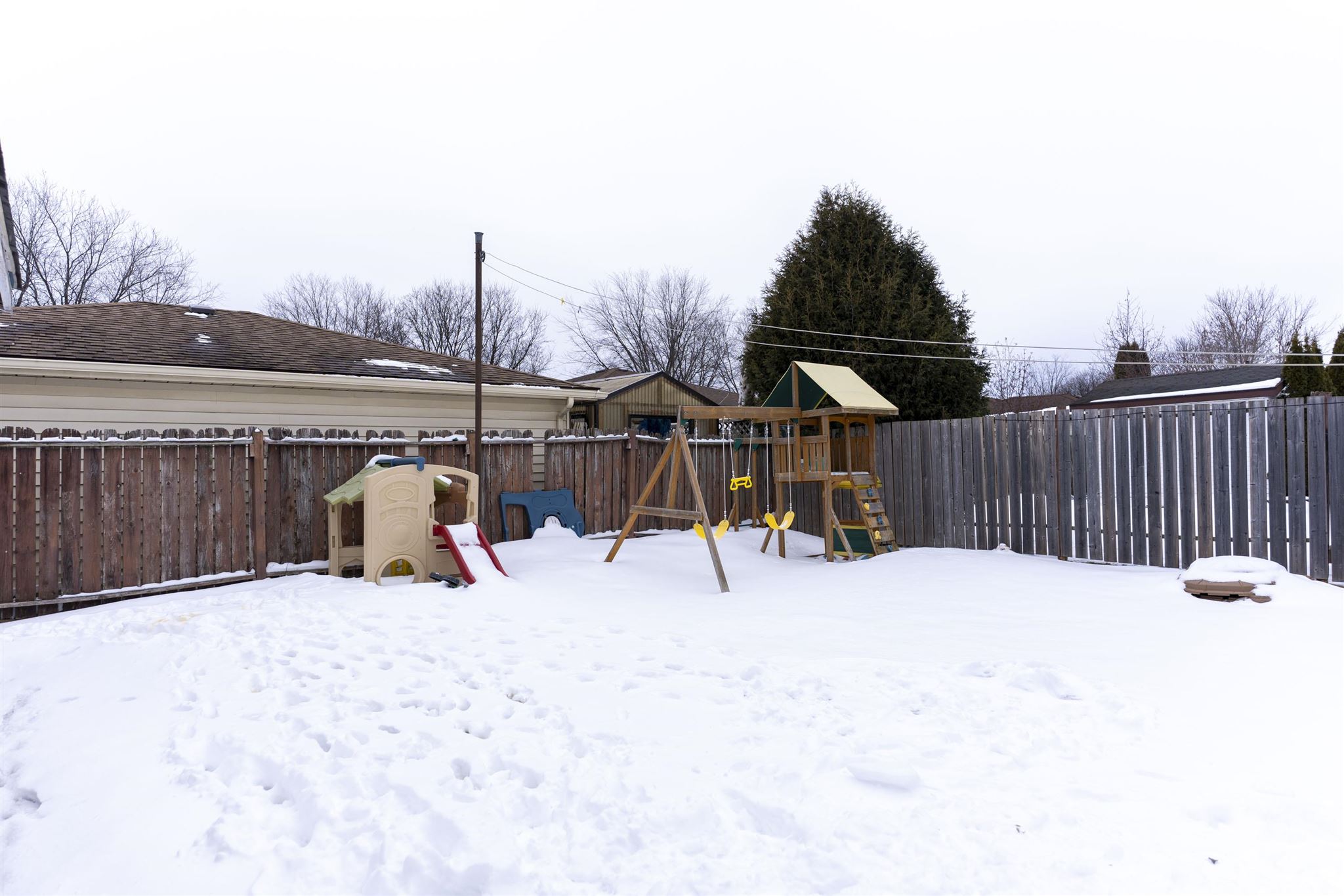 200 Fanshaw Street, Thunder Bay, Ontario, Canada