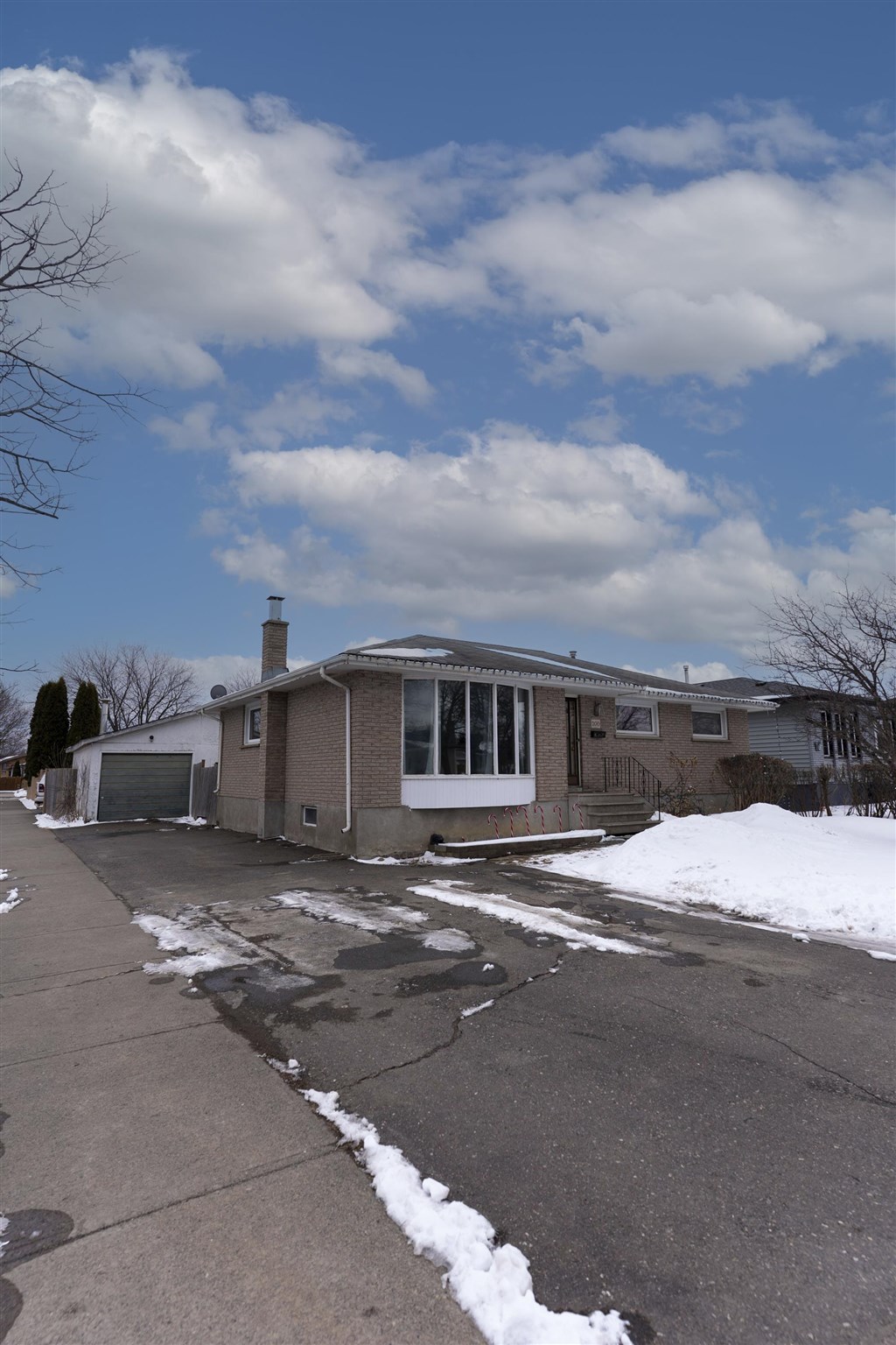 200 Fanshaw Street, Thunder Bay, Ontario, Canada