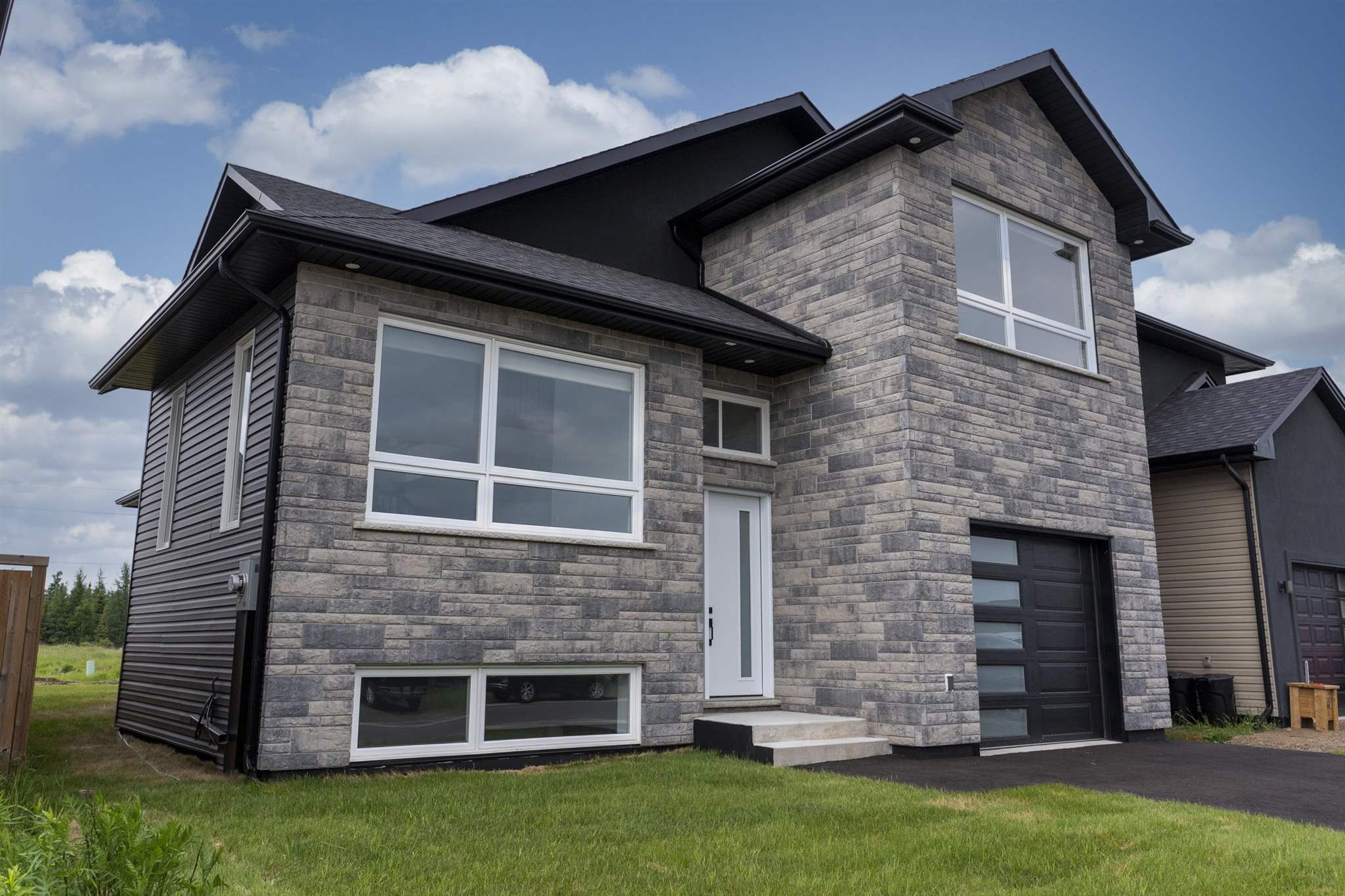 433 Muskrat Drive, Thunder Bay, Ontario, Canada photo 2