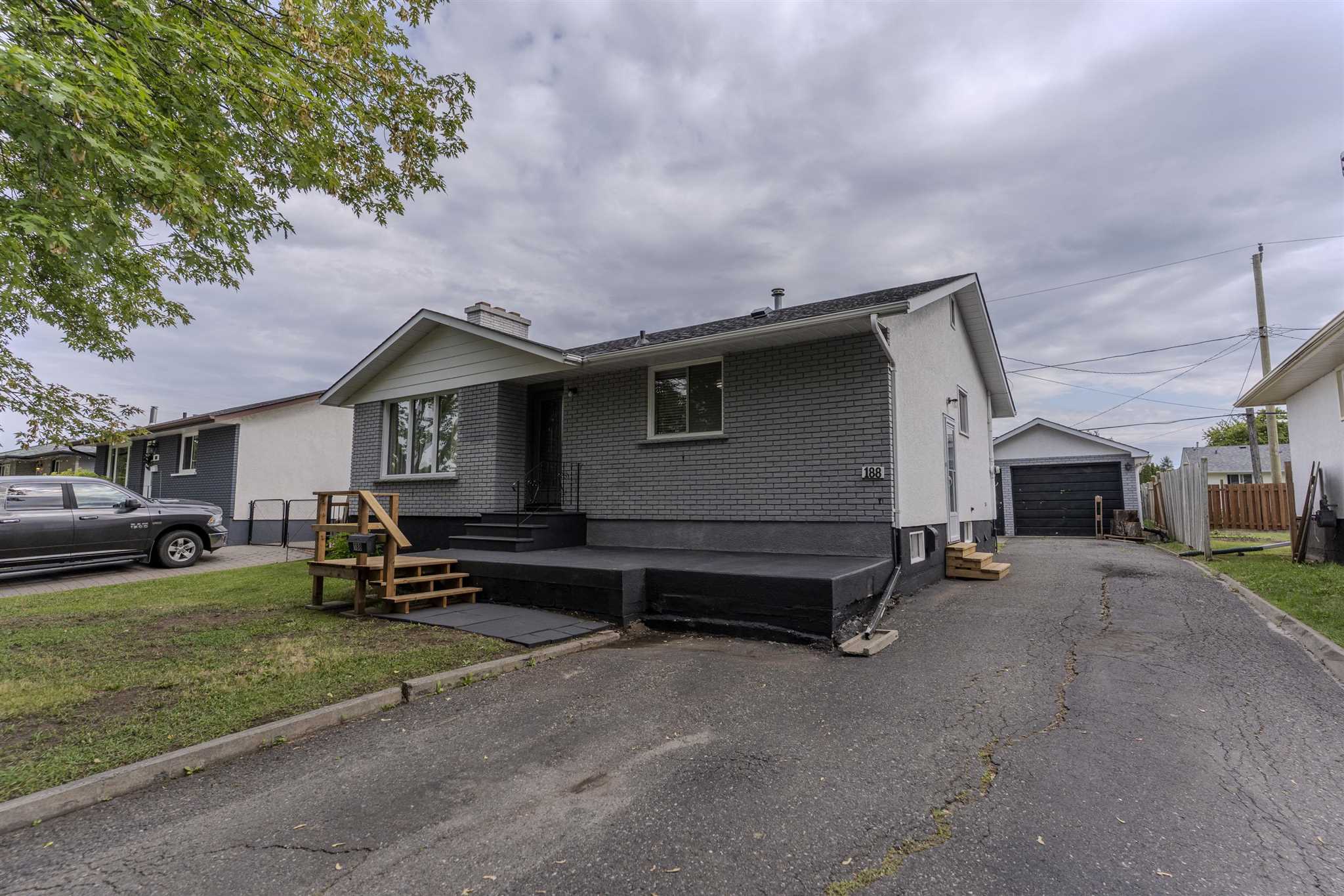 188 University Drive, Thunder Bay, Ontario, Canada photo 1