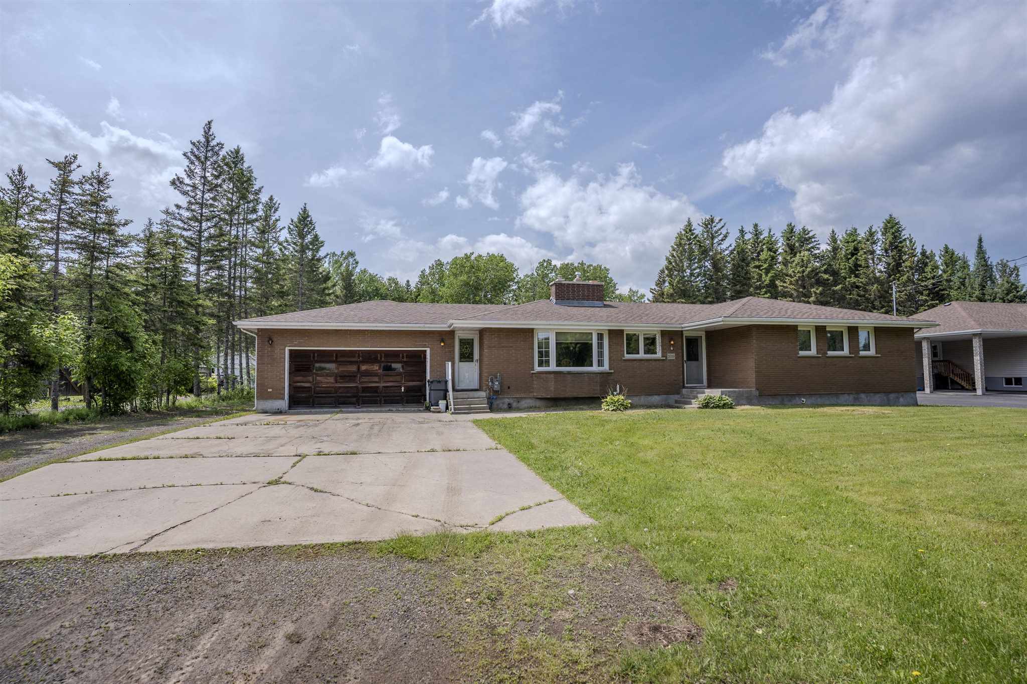 2019 Scotland Street, Thunder Bay, Ontario, Canada photo 1