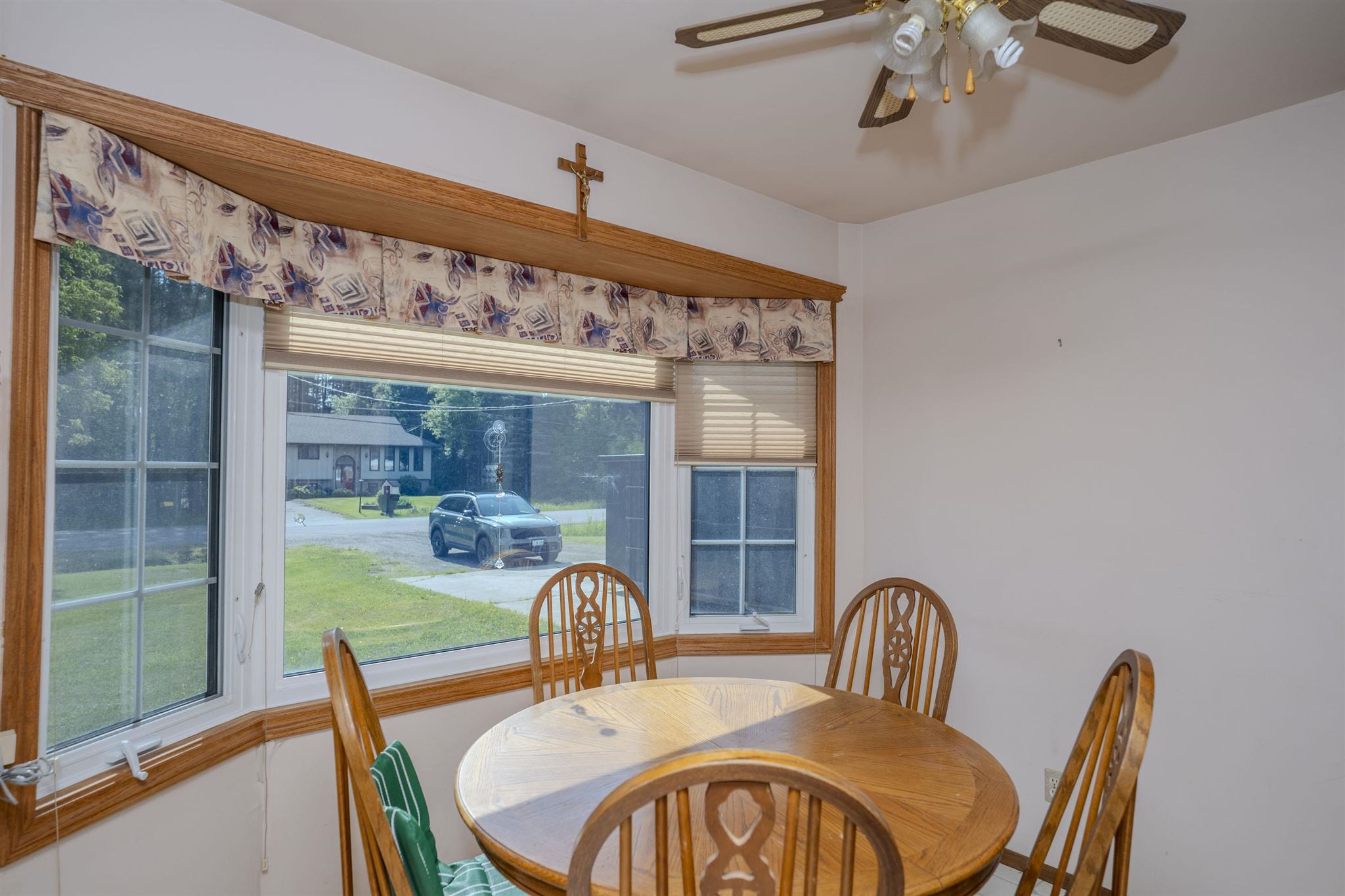 2019 Scotland Street, Thunder Bay, Ontario, Canada photo 2