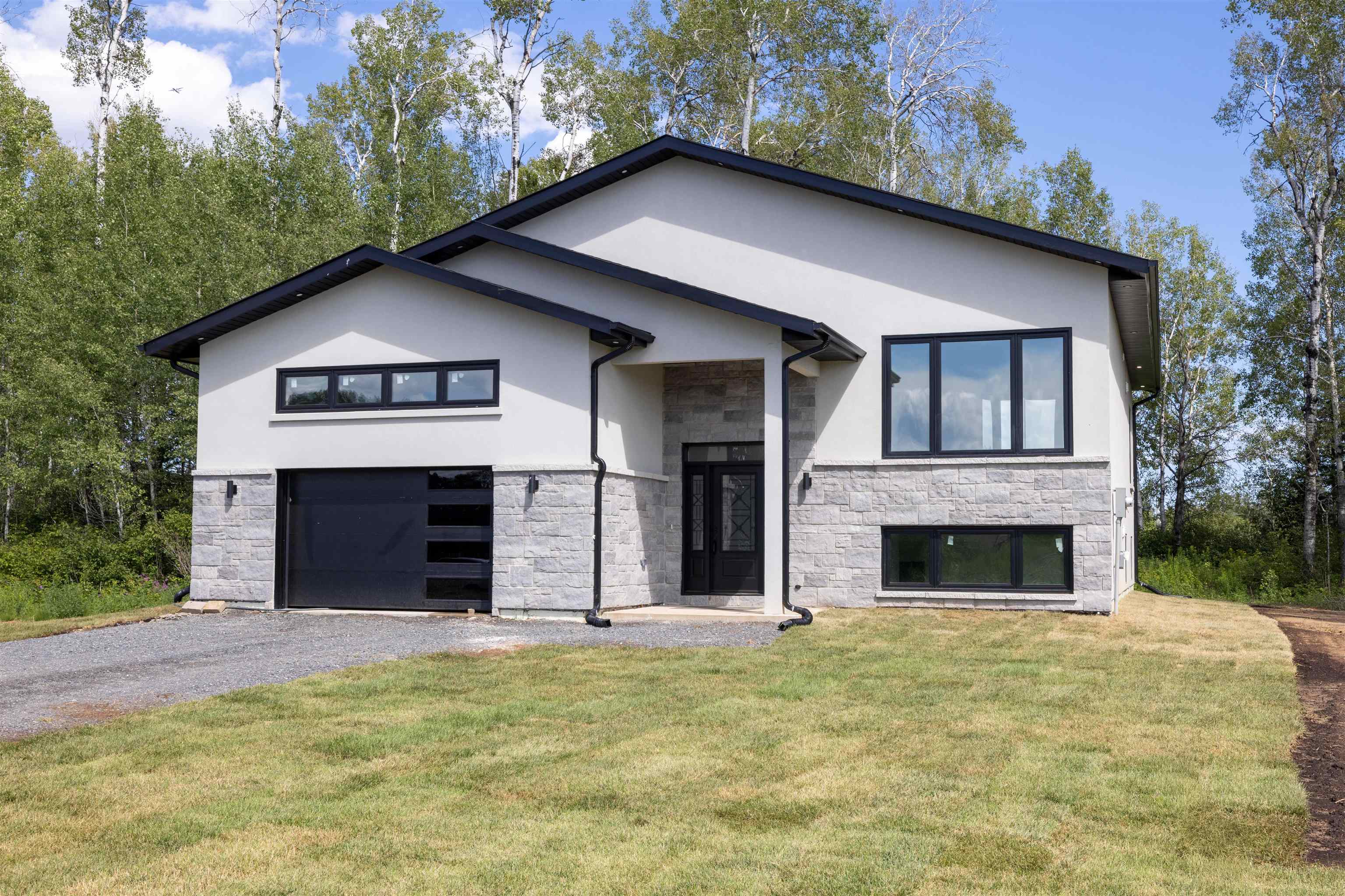3435 king george's park drive, Thunder Bay Ontario, Canada