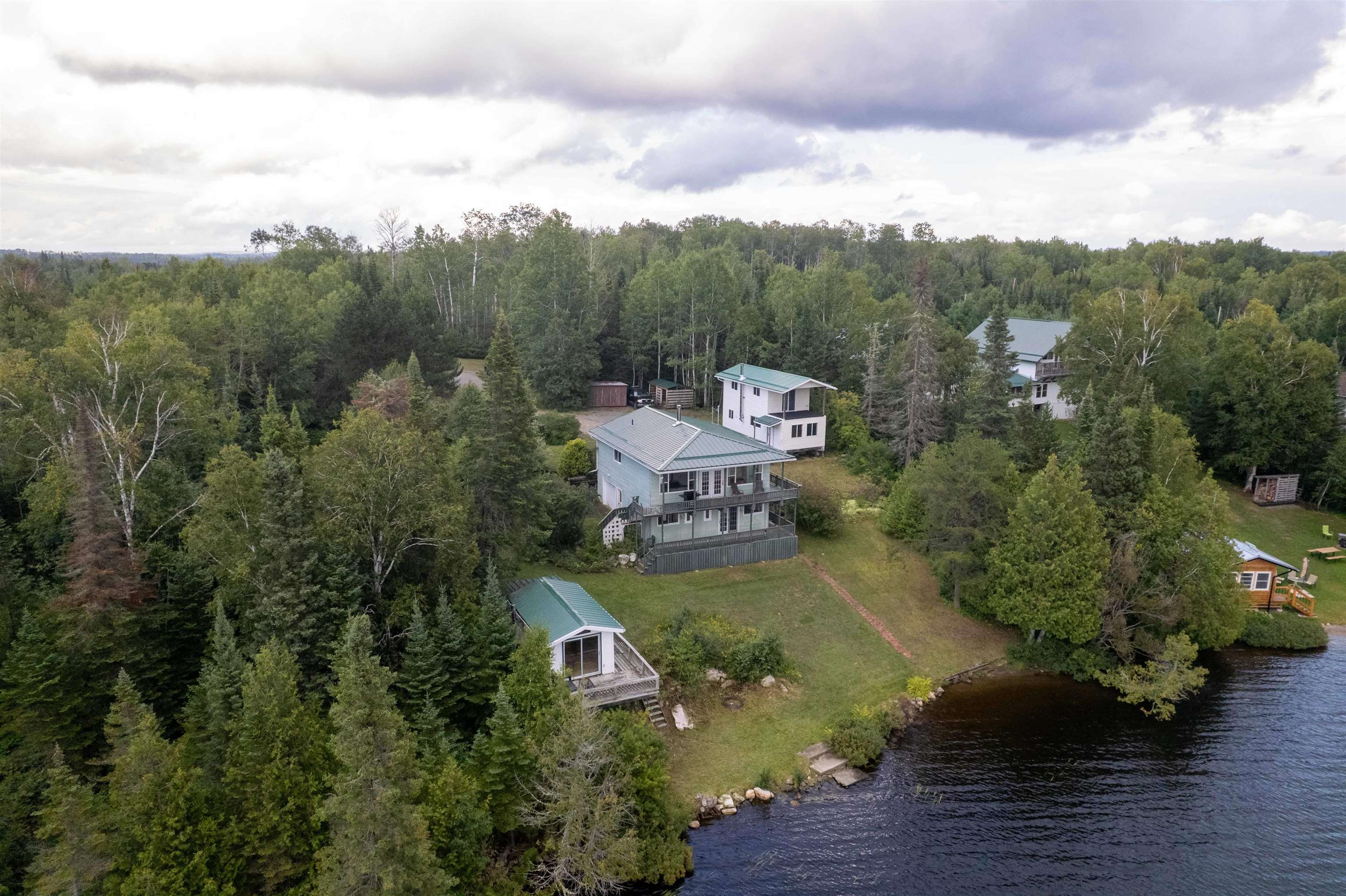 32i one island lake road n, Thunder Bay Ontario, Canada