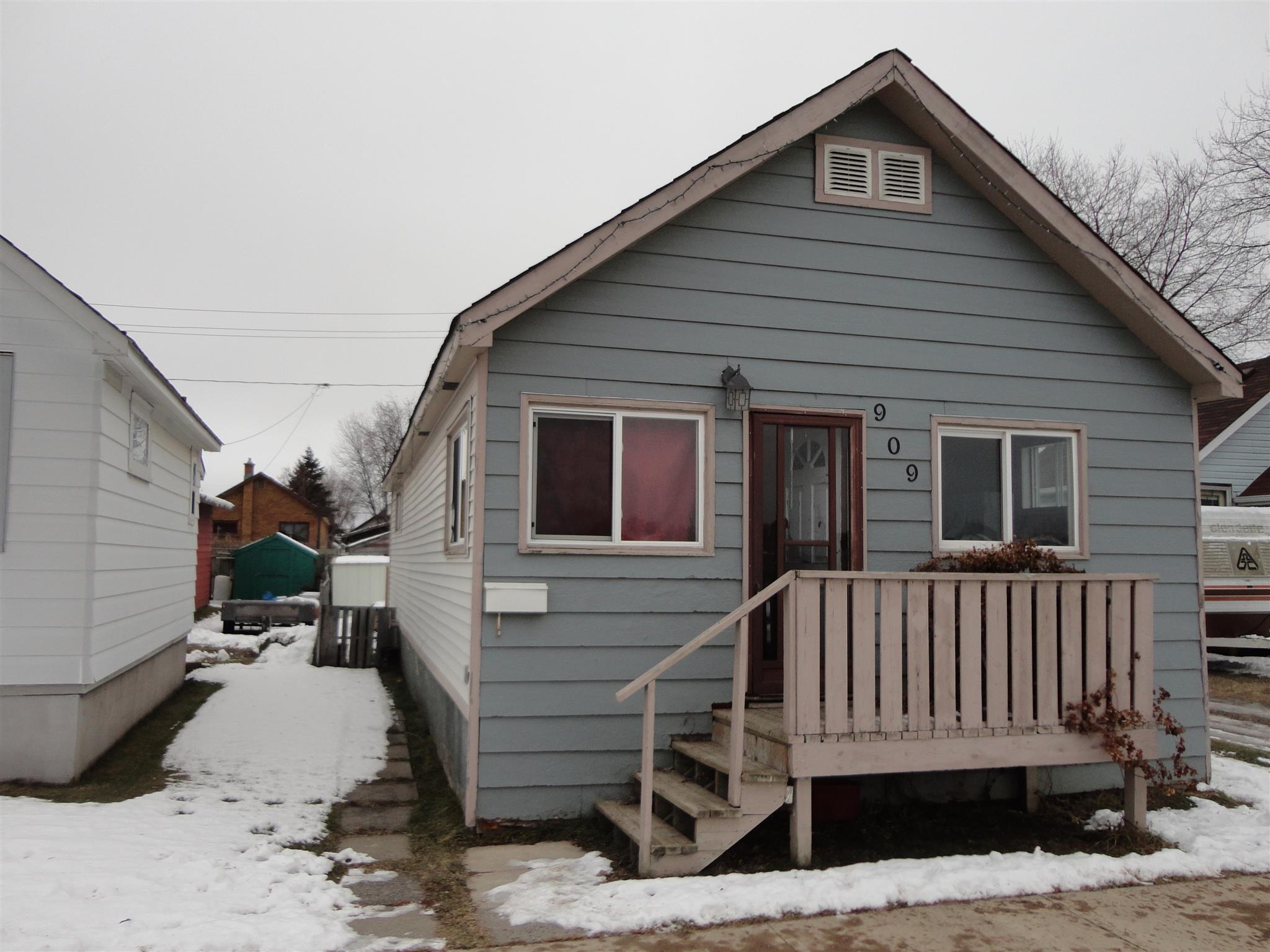 909 Athabasca Street, Thunder Bay Ontario, Canada