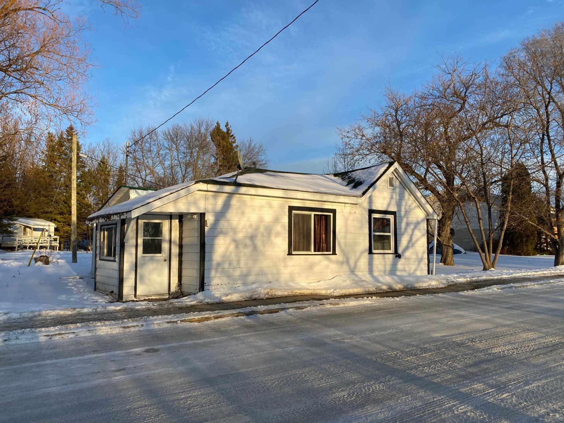 22 Front Street, Emo Ontario, Canada