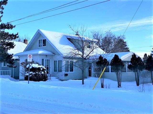 339 Fourth Street W