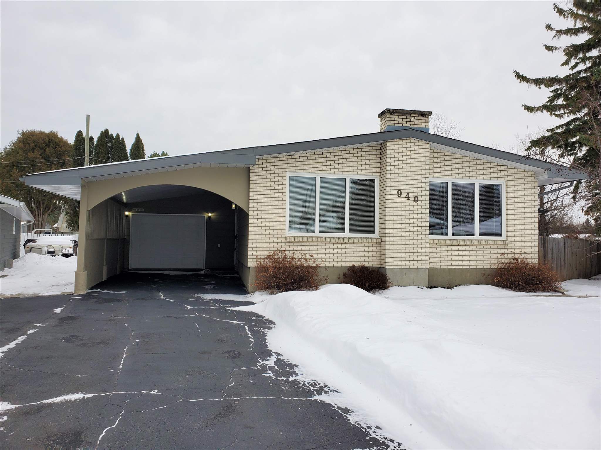 940 Russell Bay, Fort Frances Ontario, Canada