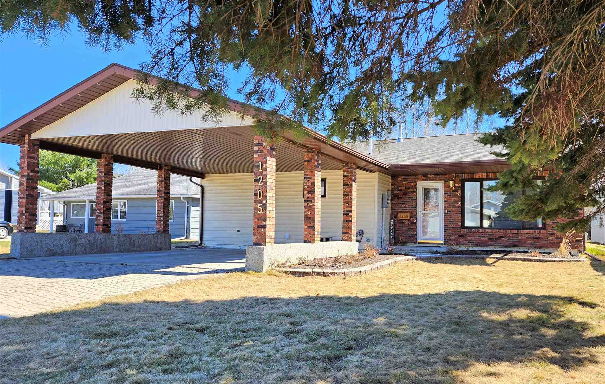 1205 Strachan Place, Fort Frances Ontario, Canada