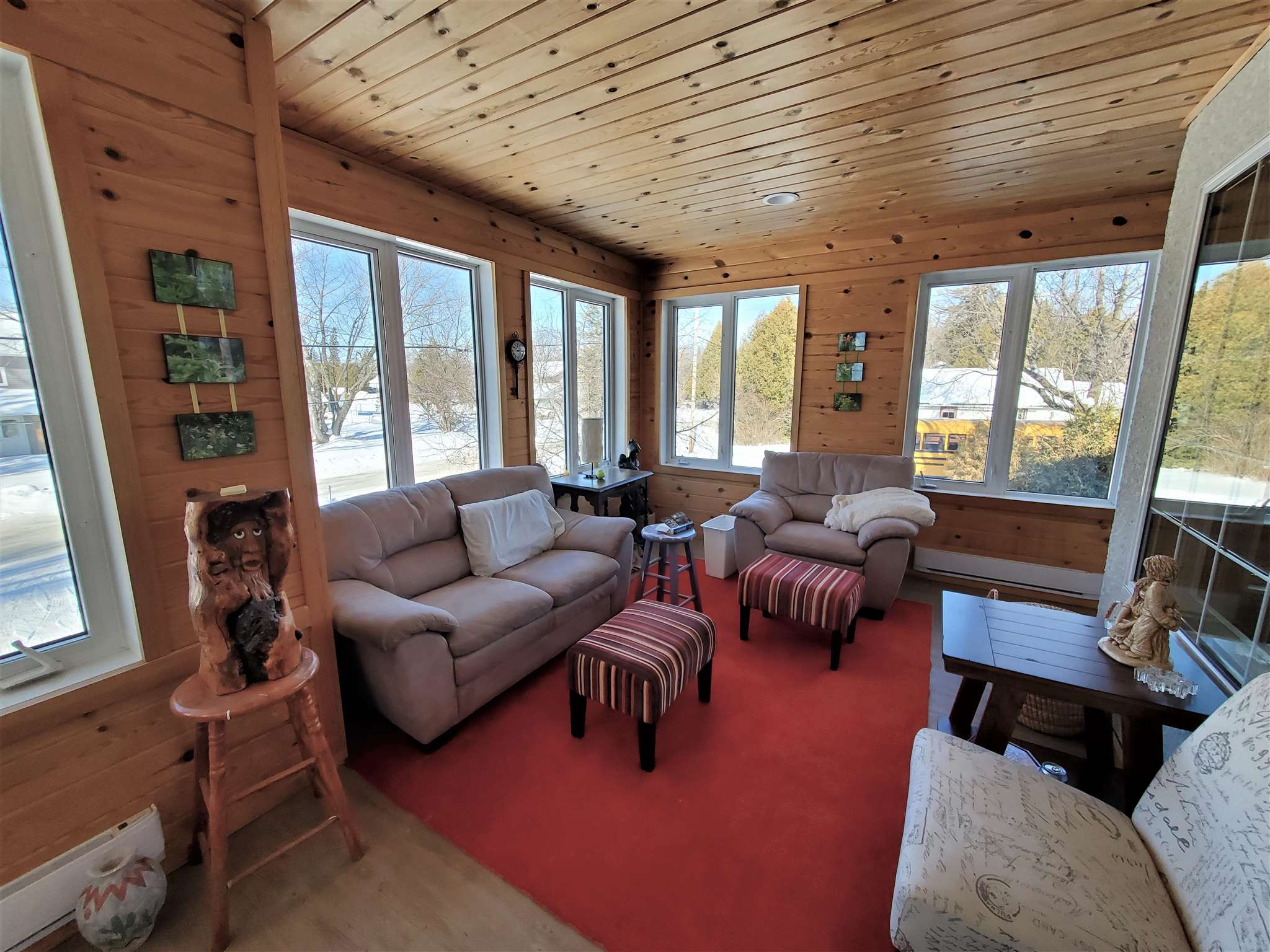 100 Queen Street, Barwick, Ontario, Canada