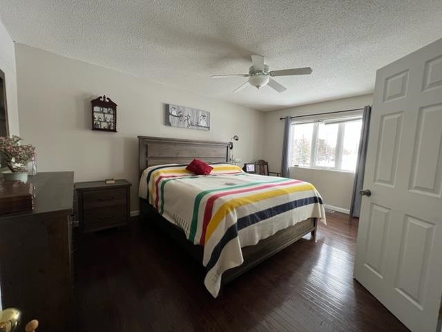 100 Queen Street, Barwick, Ontario, Canada