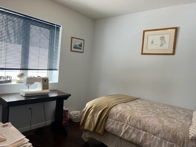 100 Queen Street, Barwick, Ontario, Canada