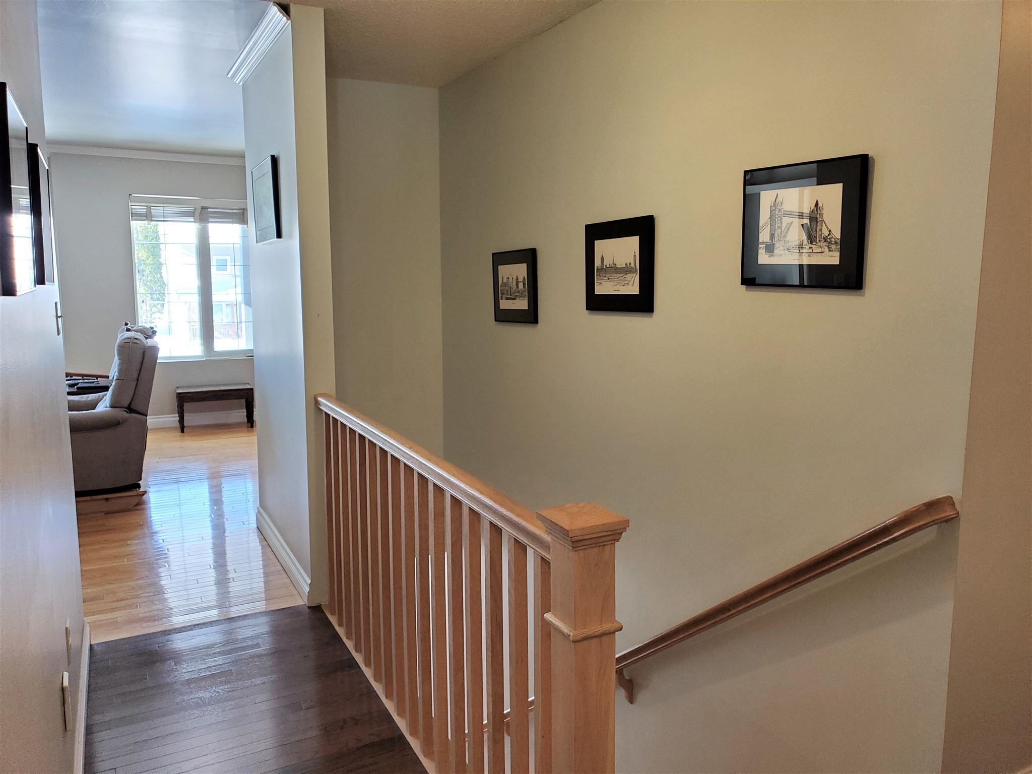 100 Queen Street, Barwick, Ontario, Canada