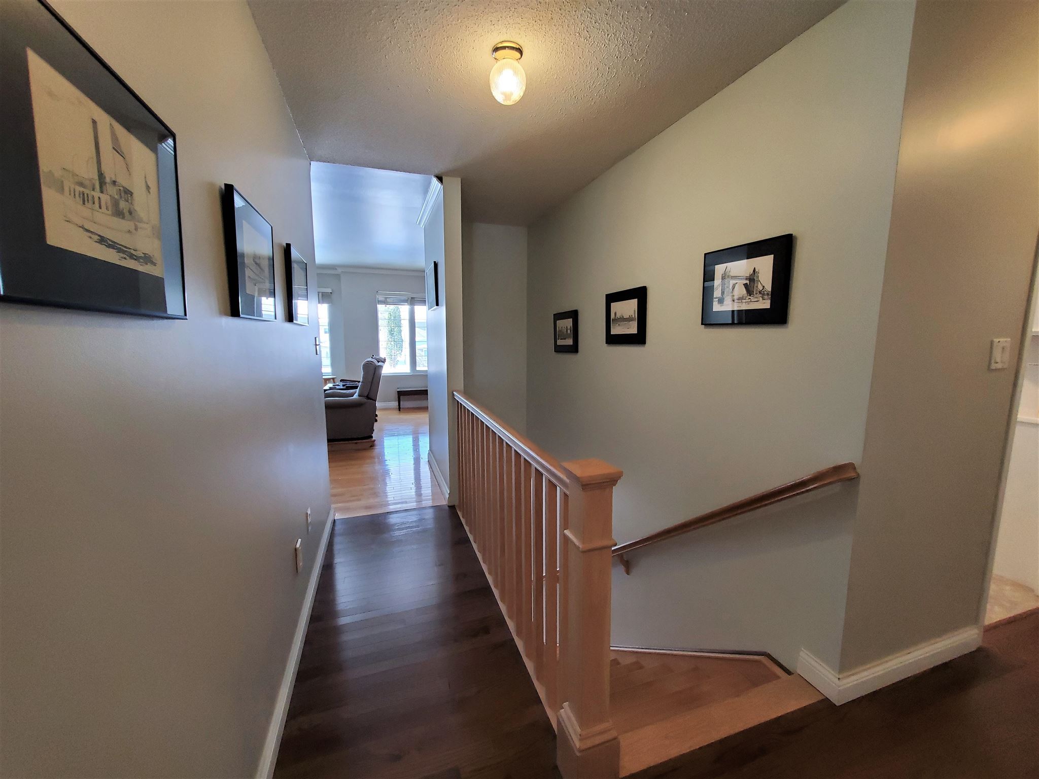 100 Queen Street, Barwick, Ontario, Canada