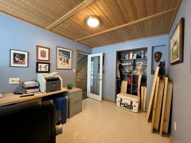 100 Queen Street, Barwick, Ontario, Canada
