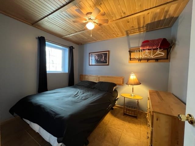 100 Queen Street, Barwick, Ontario, Canada
