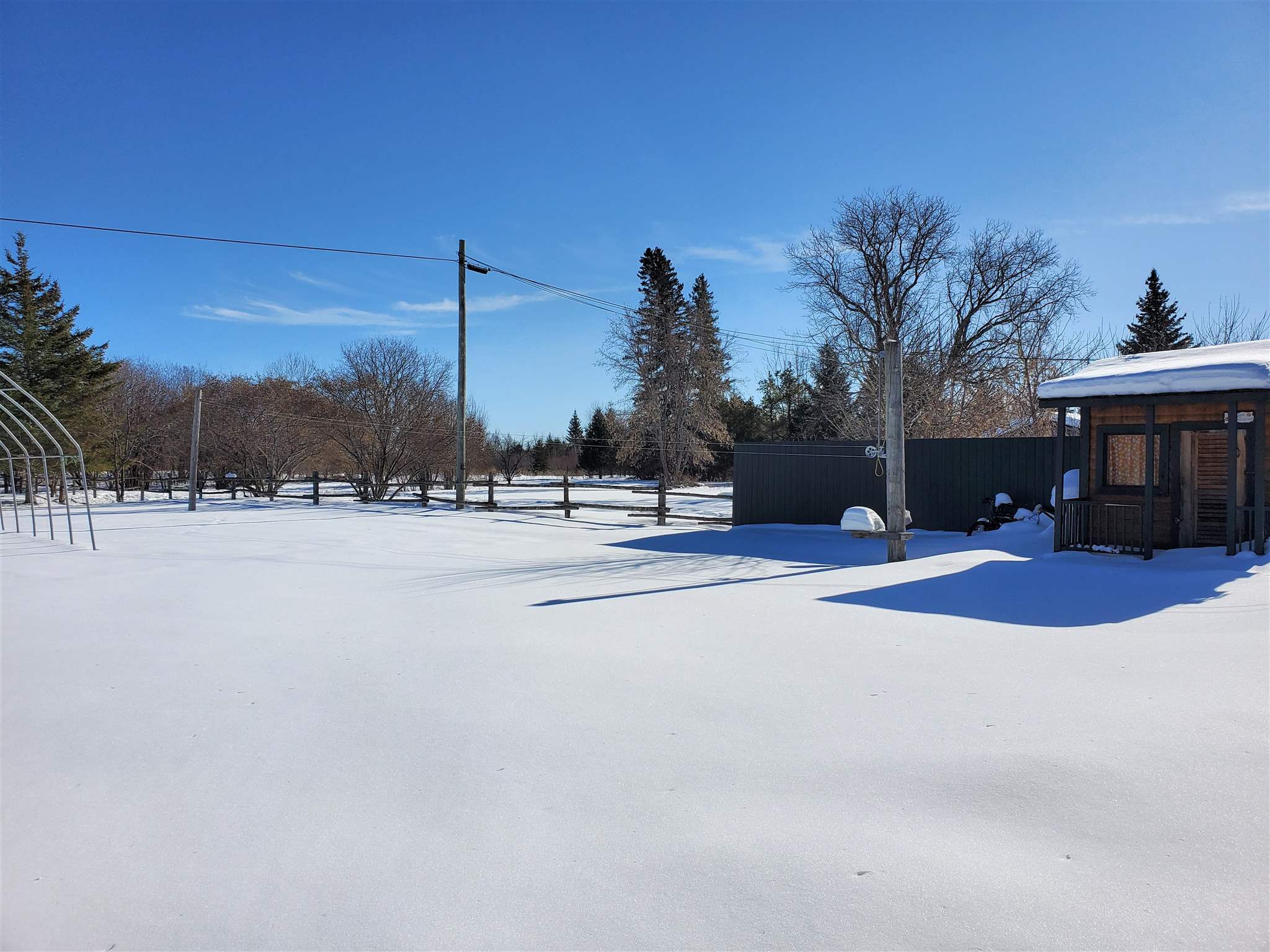 100 Queen Street, Barwick, Ontario, Canada