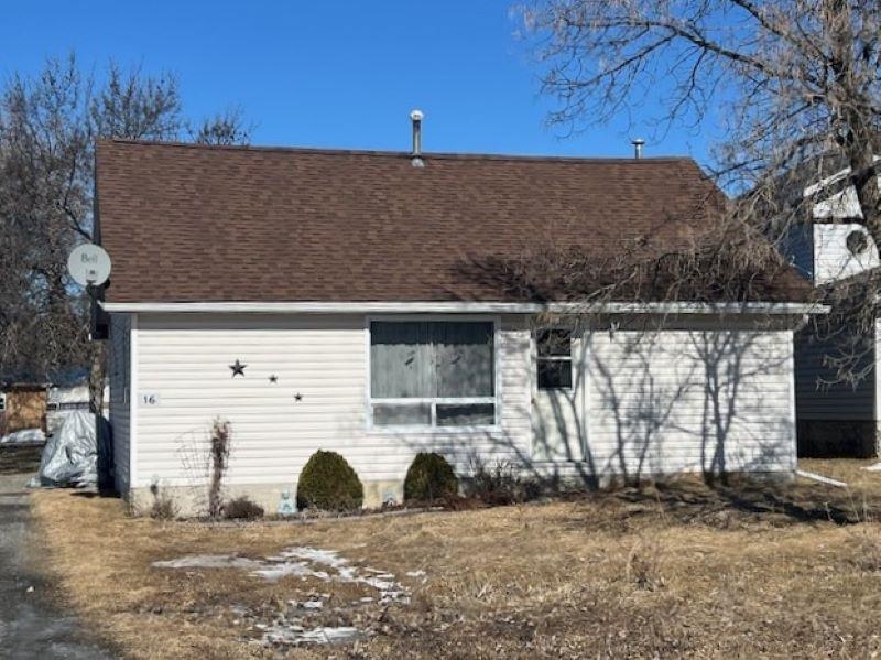 16 Roy Street, Emo Ontario, Canada