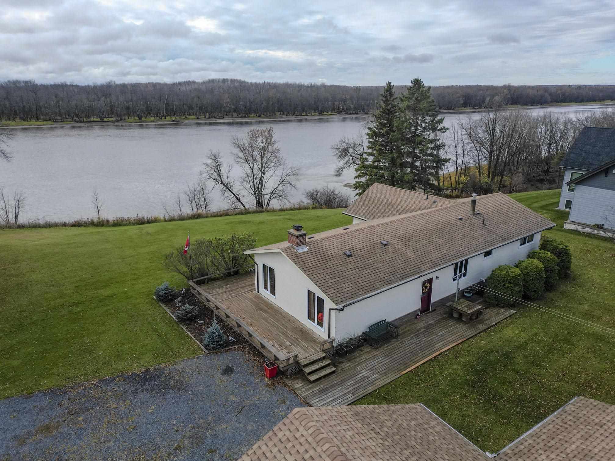 57 Strachan Drive, Emo, Ontario, Canada photo 4