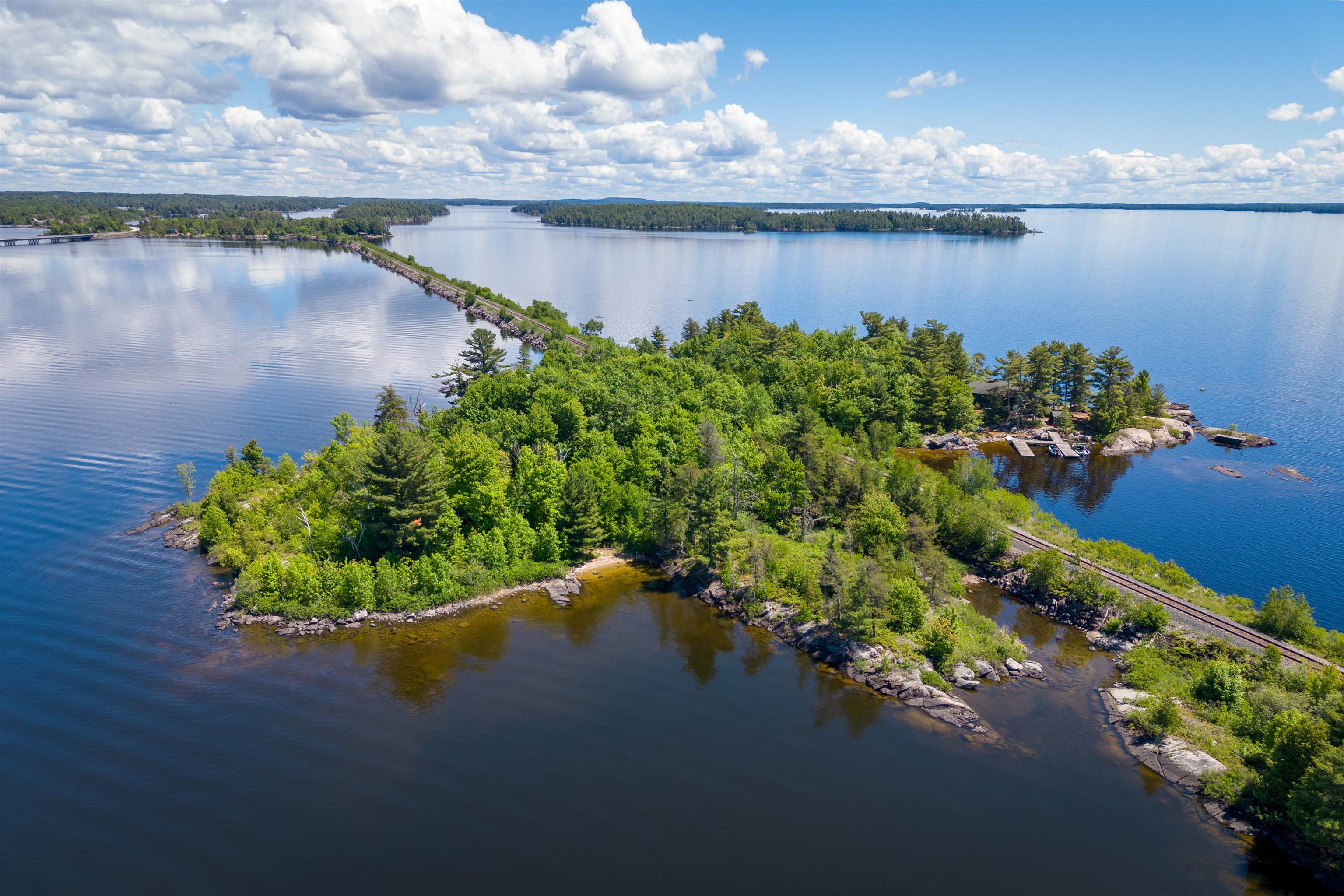 G 734 Rainy Lake, Fort Frances, Ontario, Canada photo 2