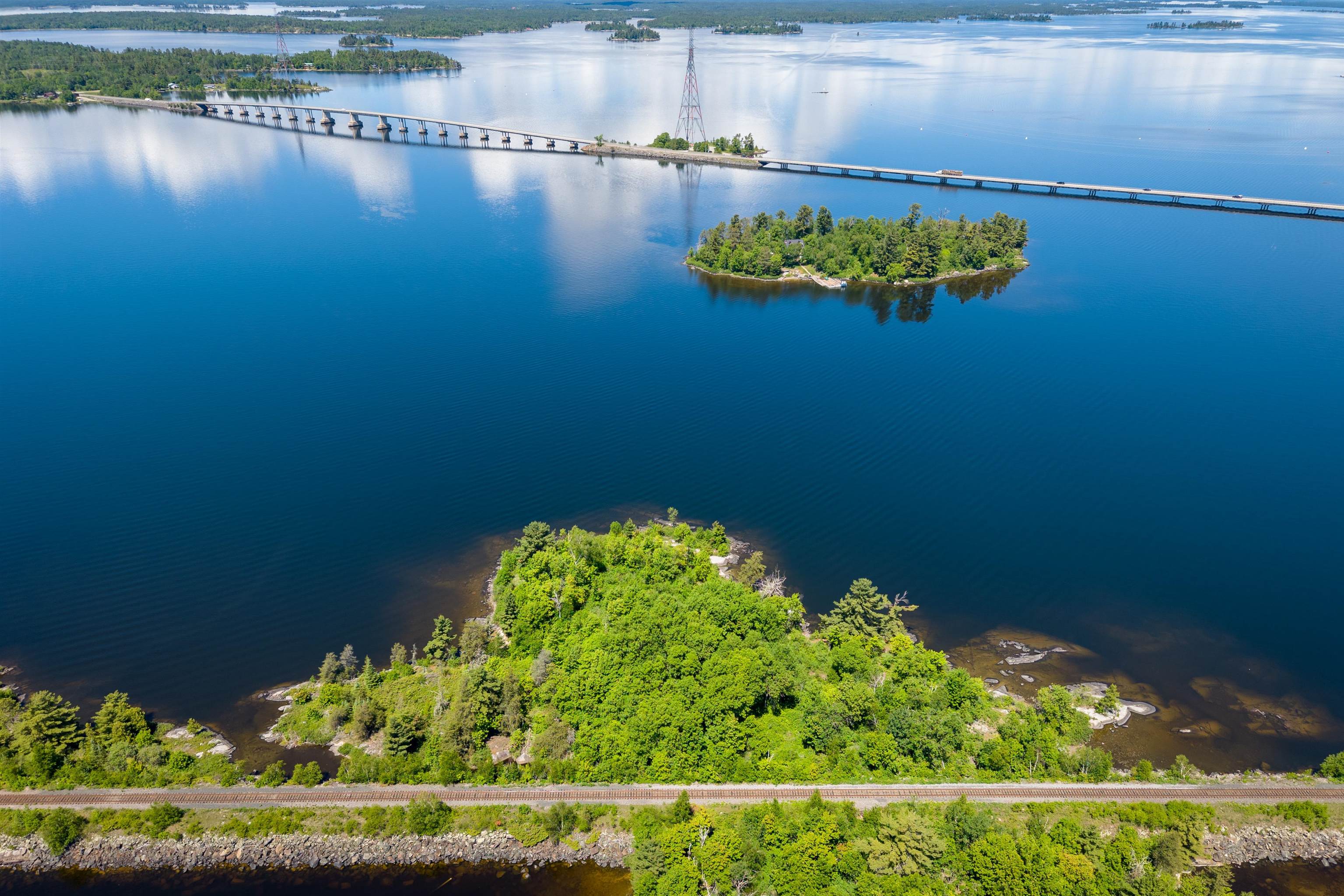 G 734 Rainy Lake, Fort Frances, Ontario, Canada photo 3