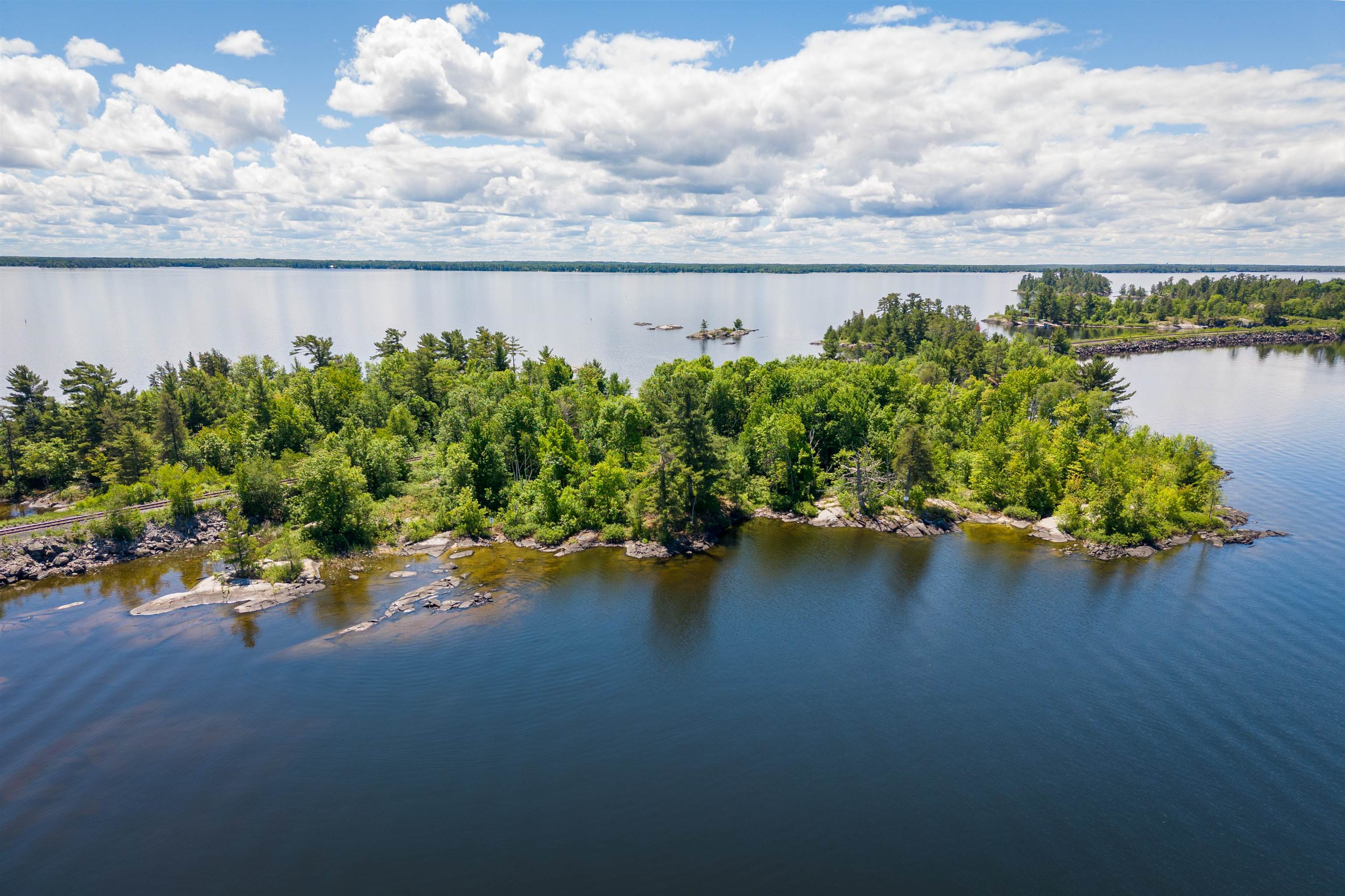 G 734 Rainy Lake, Fort Frances, Ontario, Canada photo 5