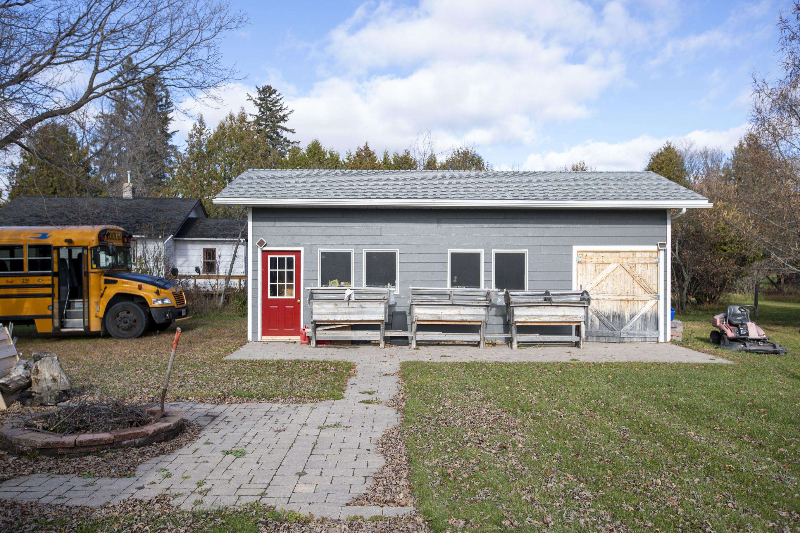 100 Queen Street, Barwick, Ontario, Canada photo 3