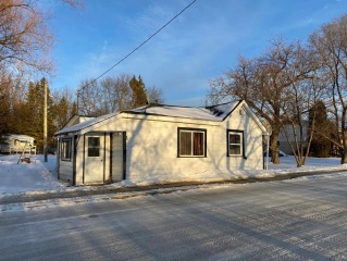 22 Front Street, Emo Ontario, Canada