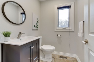 60 Ward Ave, East Gwillimbury Ontario