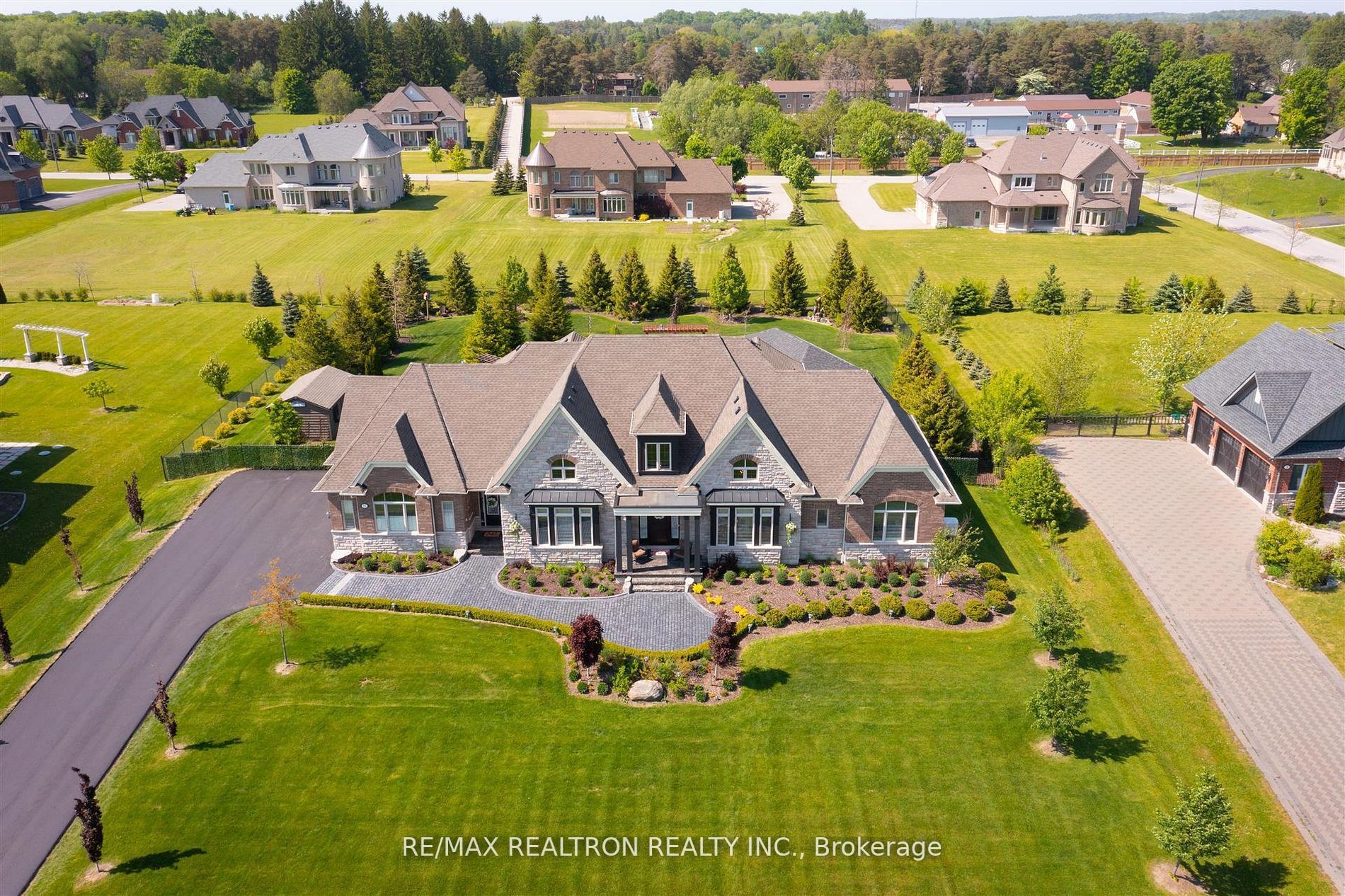 15 Pine Vista Ave, Whitchurch-stouffville Ontario, Canada