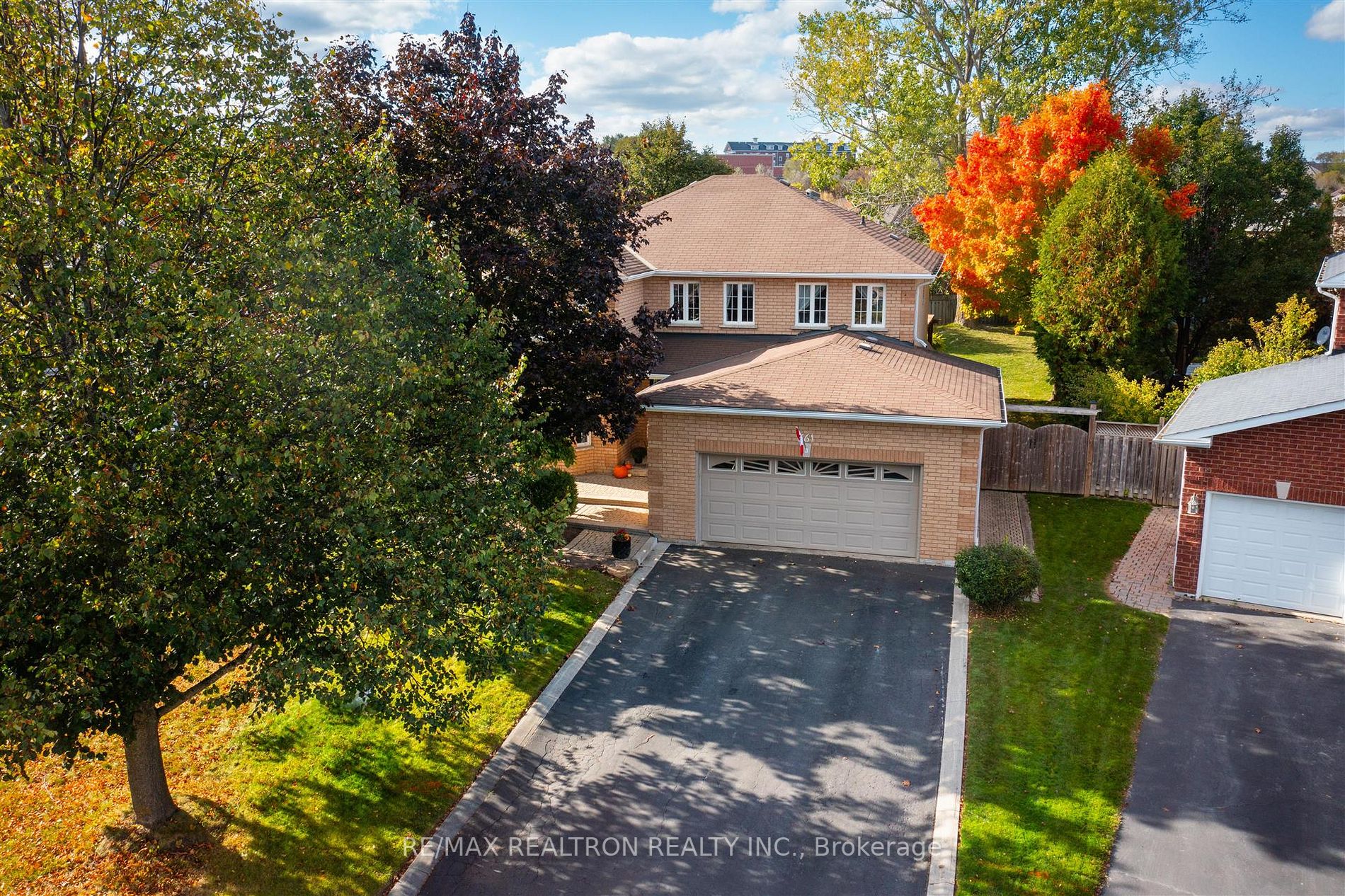 561 Roeder Crt, Newmarket Ontario, Canada