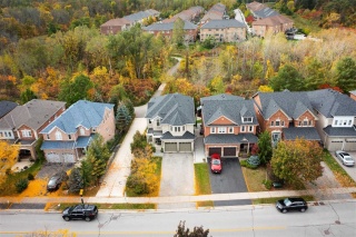 224 Sawmill Valley Dr, Newmarket Ontario, Canada