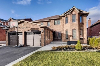 117 Nelson Circ, Newmarket Ontario, Canada