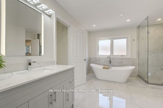 622 Lyman Blvd, Newmarket Ontario