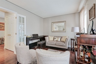 690 College Manor Dr, Newmarket Ontario