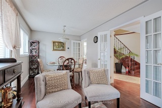 690 College Manor Dr, Newmarket Ontario
