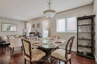 690 College Manor Dr, Newmarket Ontario
