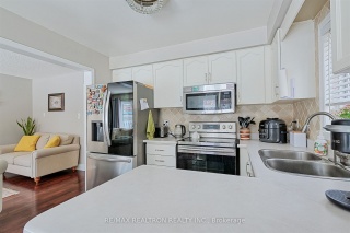 690 College Manor Dr, Newmarket Ontario