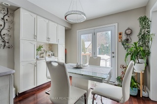 690 College Manor Dr, Newmarket Ontario