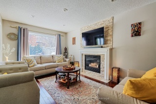 690 College Manor Dr, Newmarket Ontario