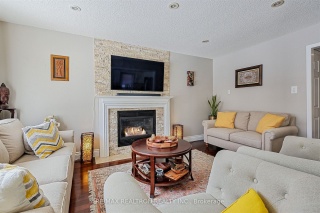 690 College Manor Dr, Newmarket Ontario