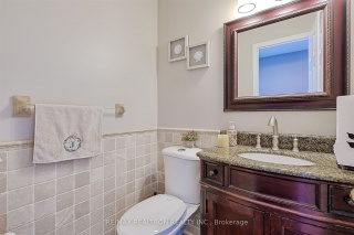 690 College Manor Dr, Newmarket Ontario
