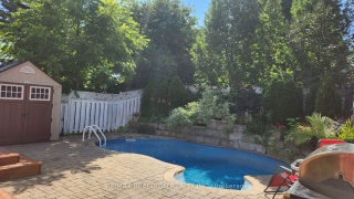 690 College Manor Dr, Newmarket Ontario