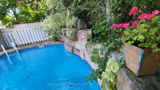 690 College Manor Dr, Newmarket Ontario