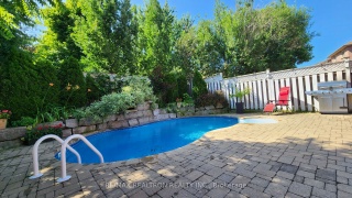 690 College Manor Dr, Newmarket Ontario